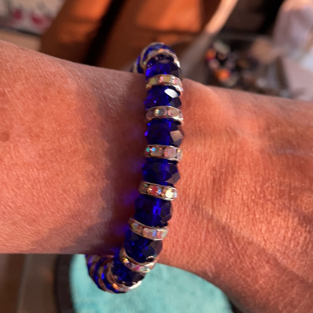 Swarovski sapphire crystal with crystal caps